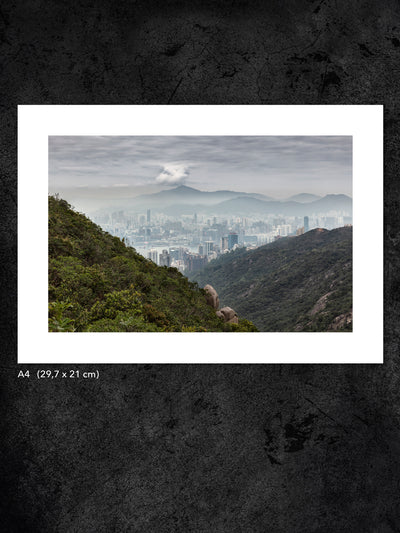 Fotokonst från PWMFoto visar foto från Hong Kong med titeln ”Trail Wilson 2” / Photo Art by PWMFoto showing a photo from Hong Kong with the title ”Trail Wilson 2”