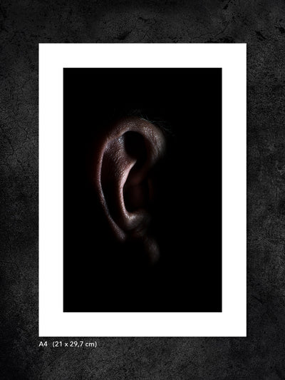 Fotokonst från PWMFoto visar foto ur kollektionen "My Body is a Work of Art" med titeln ”Ear” / Photo Art by PWMFoto shows photo from the collection "My Body is a Work of Art" called ”Ear”