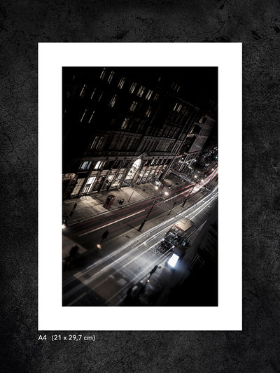 Fotokonst av PWMFoto med titeln ”London Strand Street” / Photo Art by PWMFoto called ”London Strand Street”