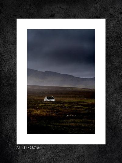 Fotokonst av PWMFoto från Isle of Skye med titeln ”Little House” / Photo Art by PWMFoto from Isle of Skye called ”Little House”