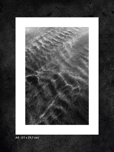 Fotokonst av PWMFoto från Isle of Skye med titeln ”Talisker bay beach 15” / Photo Art by PWMFoto from Isle of Skye called ”Talisker bay beach 15”