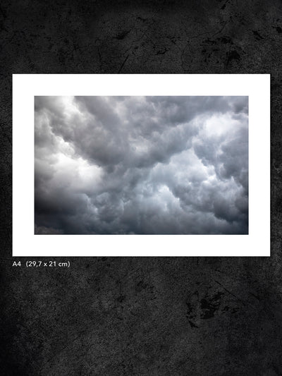 Fotokonst från PWMFoto med titeln ”Dark Clouds” / Photo Art by PWMFoto called ”Dark Clouds”