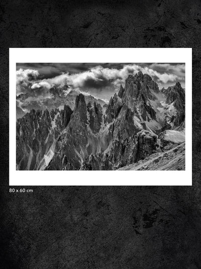 Fotokonst från PWMFoto visar foto från Dolomiterna med titeln ”Razor sharp peaks II” / Photo Art by PWMFoto showing a photo from Dolomites called ”Razor sharp peaks II”