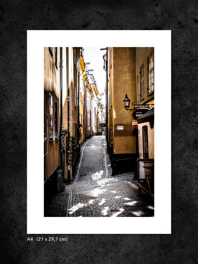Fotokonst från PWMFoto visar foto från Gamla Stan – Stockholm / Photo Art by PWMFoto showing a photo from Old Town – Stockholm